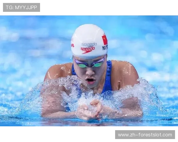 中国女子四乘二百米自由泳接力勇夺世锦赛铜牌展现团结与拼搏精神