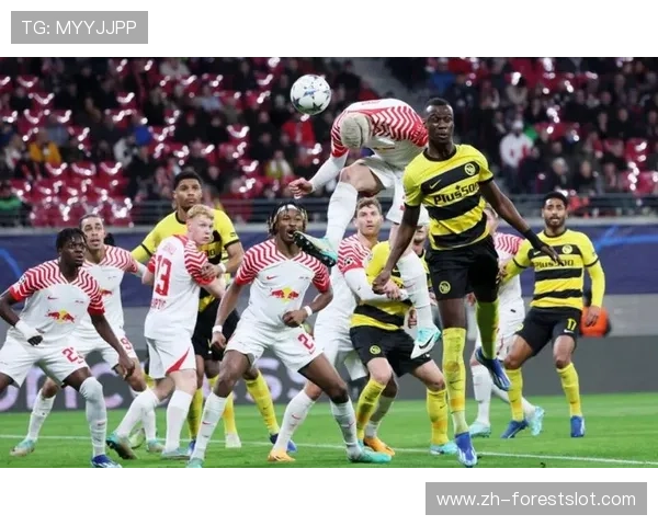 莱比锡更衣室战术板聚焦拜仁，亨里希斯伤缺影响部署